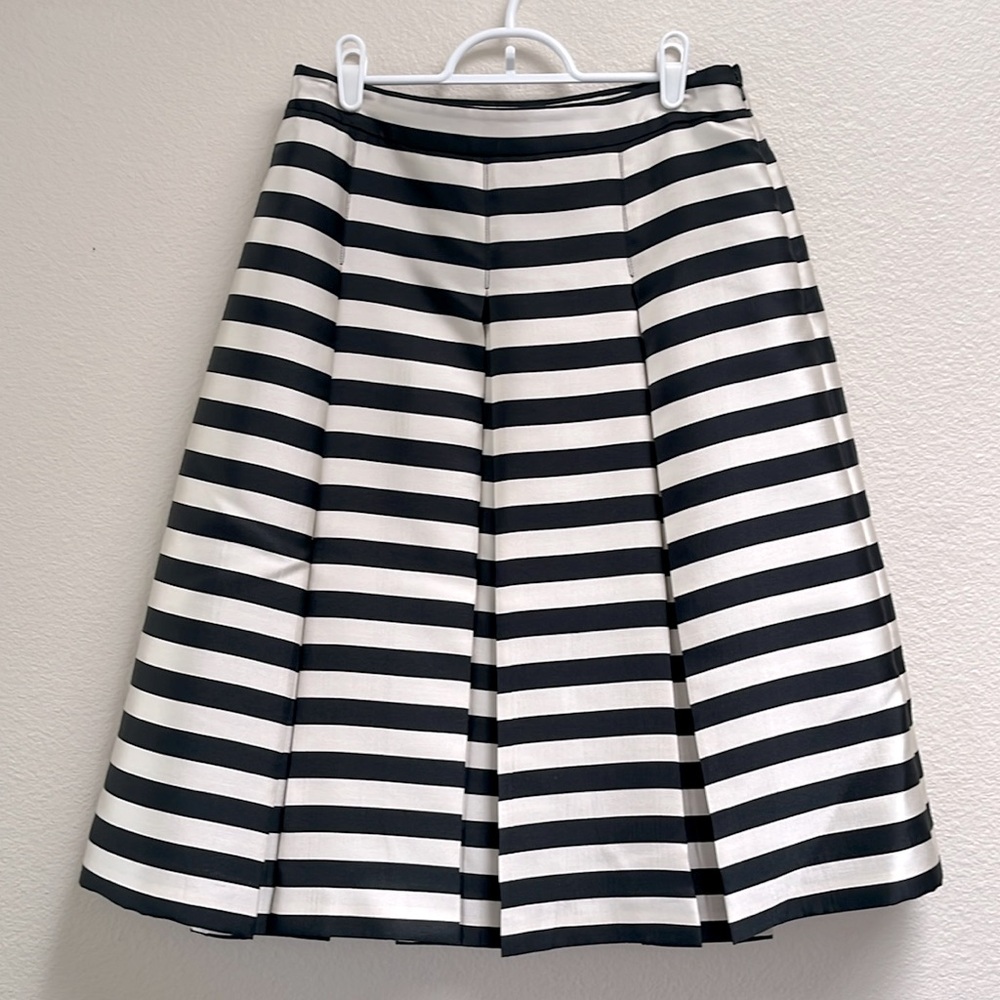 Halogen Black Cream A-Line Full Pleated Striped Skirt, Size 8, Rayon Blend